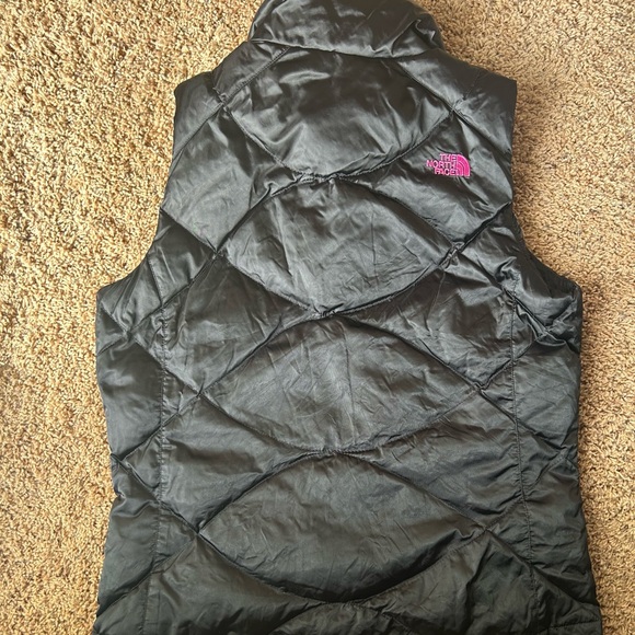 The North Face Black Puffer Vest - Picture 2 of 5
